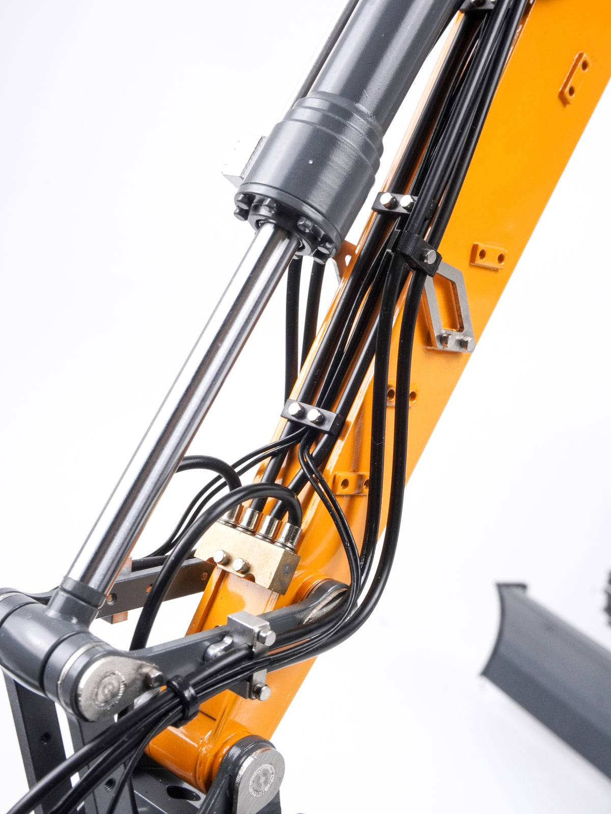 Kudon CUT-914 Tracked Hydraulic RC Excavator — High-Spec Version